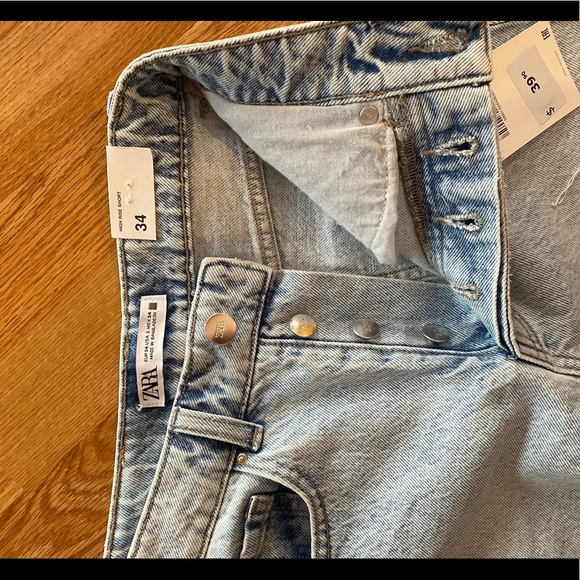 HIGH RISE ZARA SHORTS - Picture 3 of 3